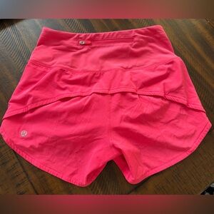 Lululemon Speed Up Hi-Rise short in Lip Gloss, Size 2, VGUC